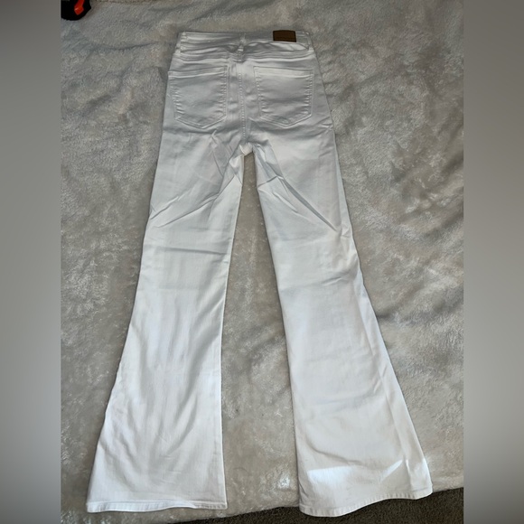 American Eagle Outfitters Crisp White Denim Boot Cut Jeans - Picture 2 of 8
